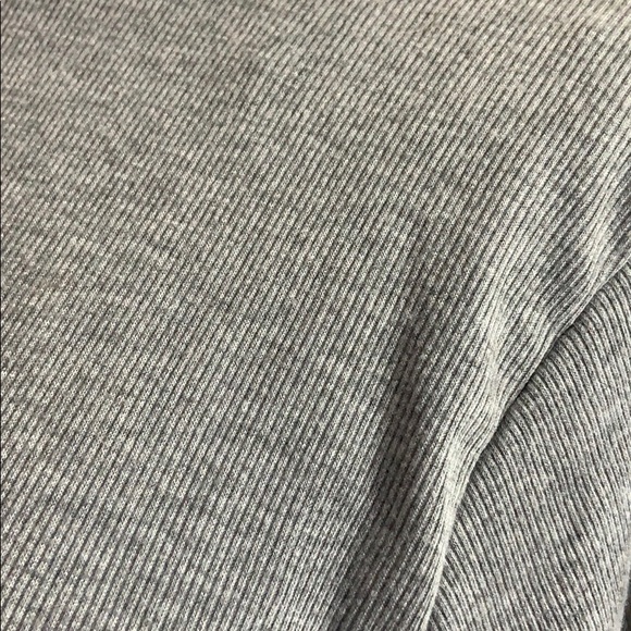 Topshop Ribbed Tee! - Picture 5 of 6